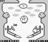 une photo d'Ã©cran de Kirby s Pinball Land sur Nintendo Game Boy